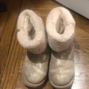 Girls metallic Uggs